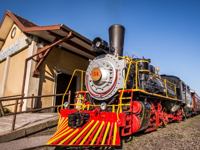 Tour Uva e Vinho com Trem Maria Fumaça na Serra Gaúcha