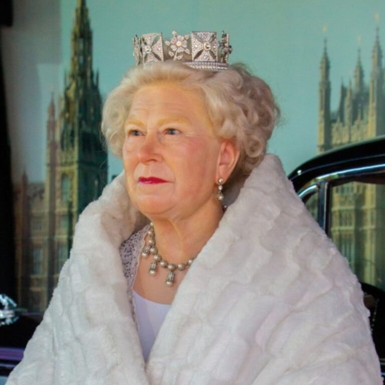 Rainha Elizabeth Museu de Cera em Gramado Passaporte 8 atrações