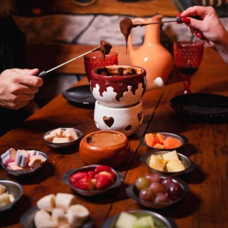 Sequência de Fondue em Gramado no Castelo Landelom