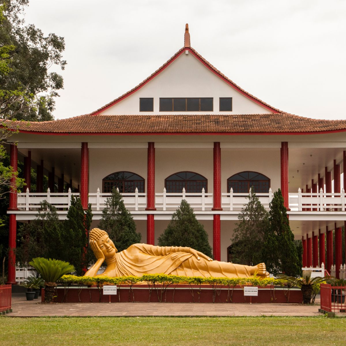 Templo Budista em Foz do Iguaçu conheça um pedacinho do Oriente no Brasil Blog TourFácil