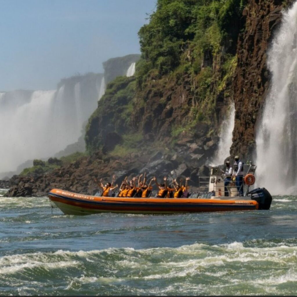 Macuco Safari em Foz do Iguaçu aventura e adrenalina nas Cataratas Blog TourFácil