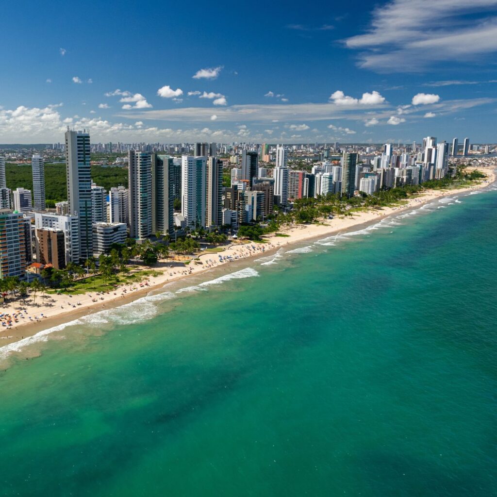 Praia de Boa Viagem City Tour Recife e Olinda conheça o melhor de dois patrimônios históricos em um único dia Blog TourFácil